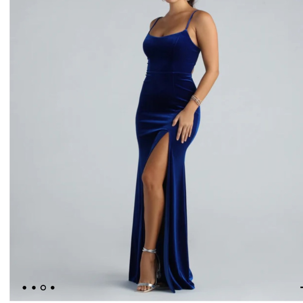 Windsor Susan Formal Velvet Lace-Up A-Line Dress